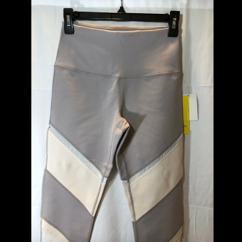 NWT $65 ZELLA Epic Crop Dot Mesh Leggings Small - Picture 3 of 8